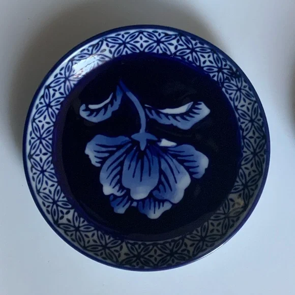 Williams Sonoma mini Blue and White Plate Set of 6 - Picture 7 of 9